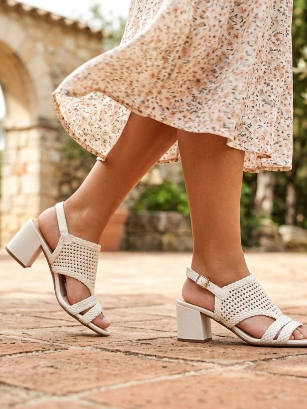 Dakota Brazil White Woven Mesh Block Heel Sandals Size 7